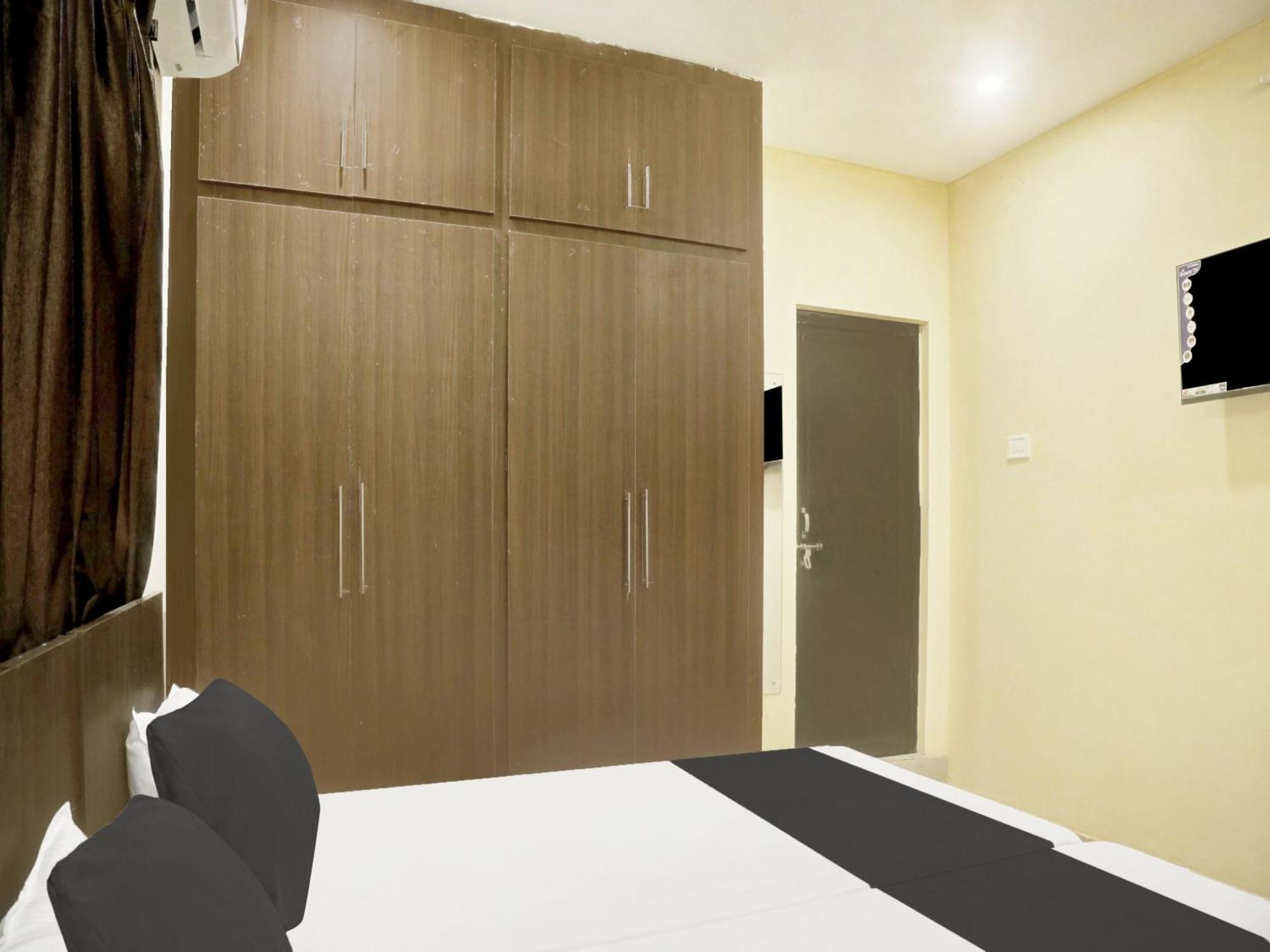 Hotel Spot On Grand Mantralayam Višákhapatnam Exteriér fotografie